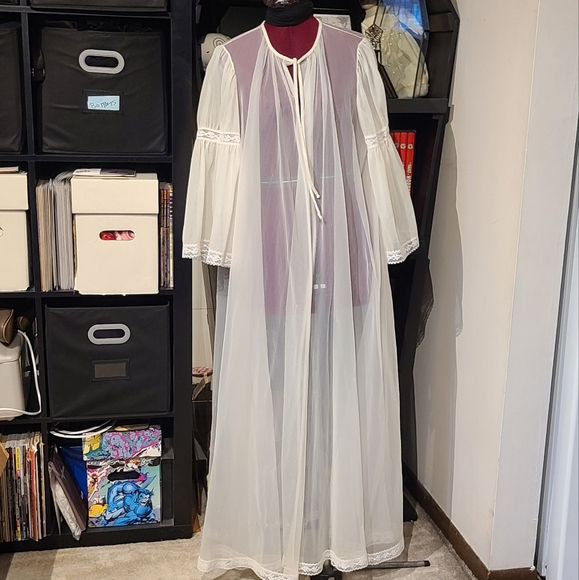 Vtg. 60's Ghostly Sheer Gown & Robe Set - Picture 11 of 12